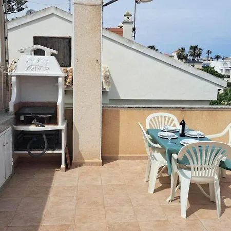 Rooftop Bbqs, Days & Blue Lagoon Sunshine Semesterbostad *